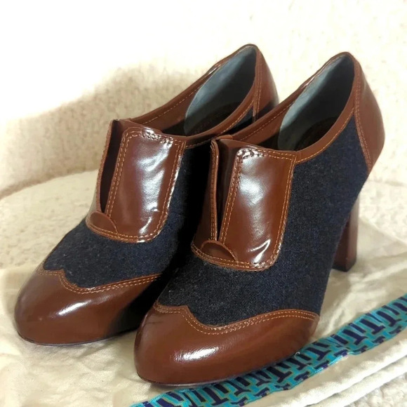 Tory Burch Leighton Black and Brown Leather Booties - Picture 1 of 9